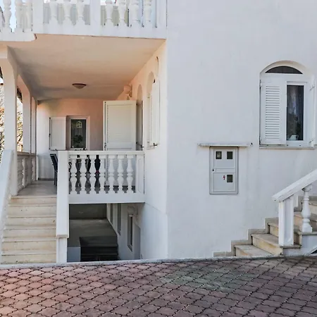 Apartament Jako-7 By Interhome *